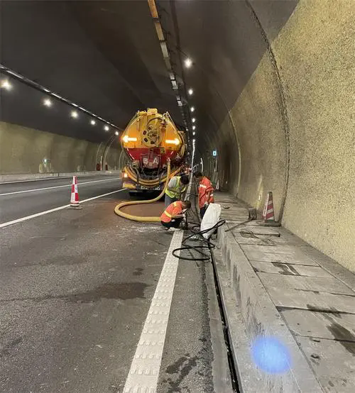 宣州隧道排水渠清淤